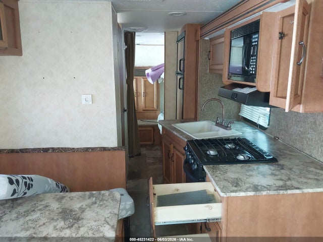 Продажа на аукционе авто 2013 Coachmen Apex 298bhs Travel Trailer, vin: 5ZT2CXVB2DA002933, номер лота: 45231422