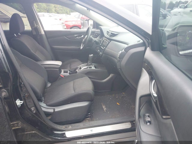 45231470 :رقم المزاد ، 5N1AT2MT5JC766667 vin ، 2018 Nissan Rogue Sv مزاد بيع