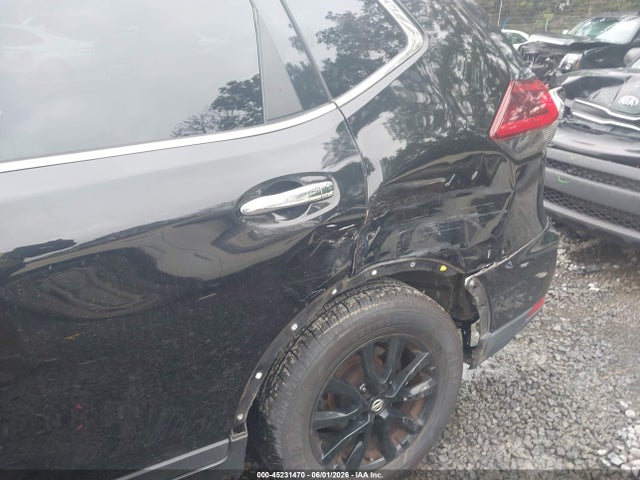 45231470 :رقم المزاد ، 5N1AT2MT5JC766667 vin ، 2018 Nissan Rogue Sv مزاد بيع