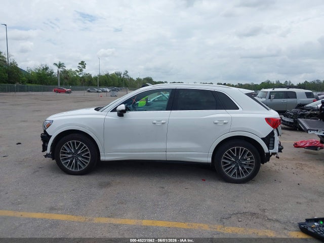 2021 Audi Q3 Premium Plus 40 Tfsi Quattro Tiptronic მანქანა იყიდება აუქციონზე, vin: WA1BUCF39M1115576, აუქციონის ნომერი: 45231562