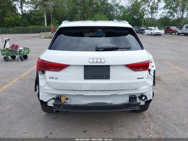 2021 Audi Q3 Premium Plus 40 Tfsi Quattro Tiptronic მანქანა იყიდება აუქციონზე, vin: WA1BUCF39M1115576, აუქციონის ნომერი: 45231562