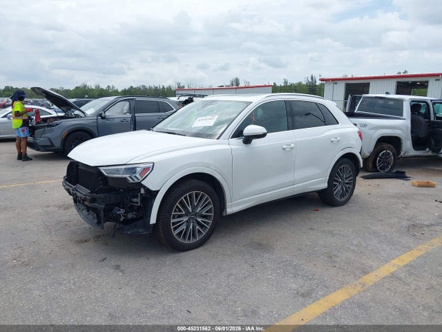 2021 Audi Q3 Premium Plus 40 Tfsi Quattro Tiptronic მანქანა იყიდება აუქციონზე, vin: WA1BUCF39M1115576, აუქციონის ნომერი: 45231562