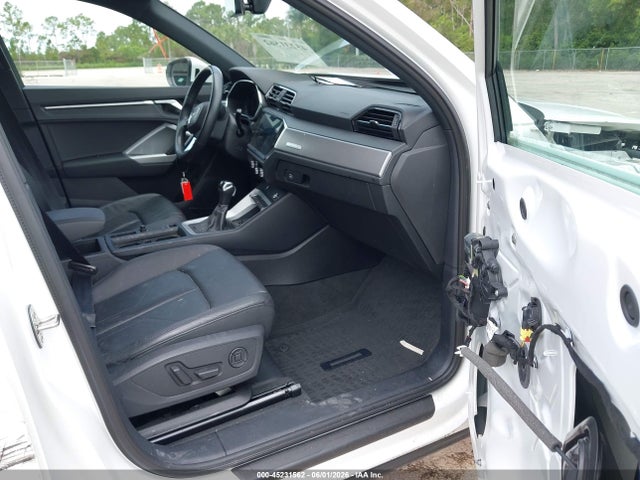 2021 Audi Q3 Premium Plus 40 Tfsi Quattro Tiptronic მანქანა იყიდება აუქციონზე, vin: WA1BUCF39M1115576, აუქციონის ნომერი: 45231562