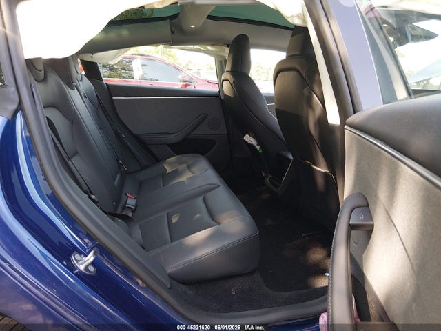 5YJ3E1EA7SF943657 Tesla MODEL 3