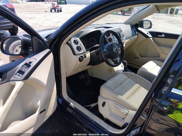 WVGBV3AX7EW549282 Volkswagen Tiguan Sel