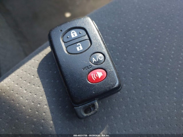 45231705 :رقم المزاد ، JTDKN3DU3B0291816 vin ، 2011 Toyota Prius Three مزاد بيع