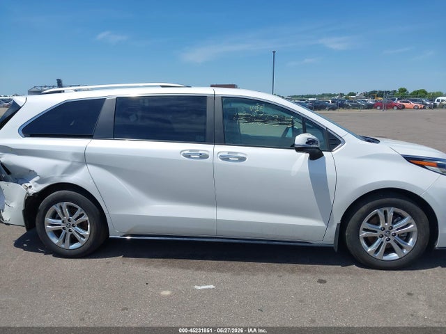 Toyota Sienna Platinum 2023 5TDESKFC4PS093688 Image 13