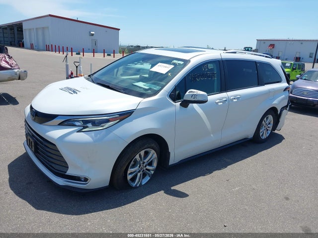 Toyota Sienna Platinum 2023 5TDESKFC4PS093688 Image 2