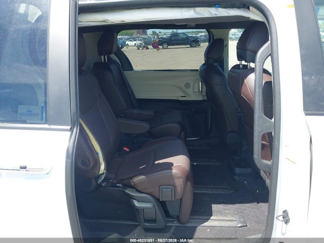 Toyota Sienna Platinum 2023 5TDESKFC4PS093688 Image 8