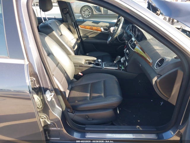 Aukcja sprzedaży 2014 Mercedes-benz C 250 Sport, vin: WDDGF4HB9EG211812, numer aukcji: 45232025