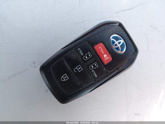 Toyota SIENNA LE 2022 5TDKRKEC0NS136341 Image 11