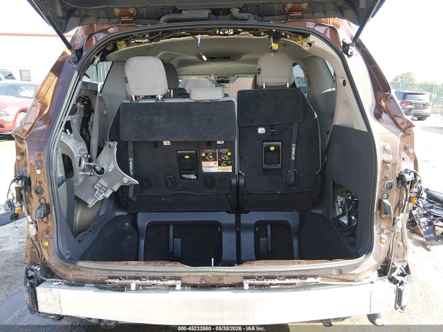 Toyota SIENNA LE 2022 5TDKRKEC0NS136341 Image 17