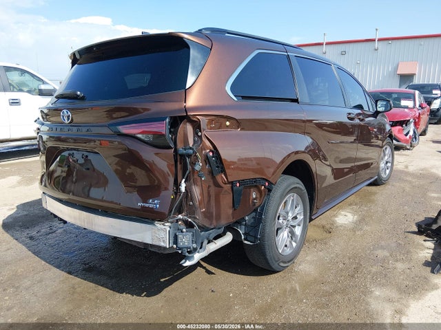 Toyota SIENNA LE 2022 5TDKRKEC0NS136341 Image 4