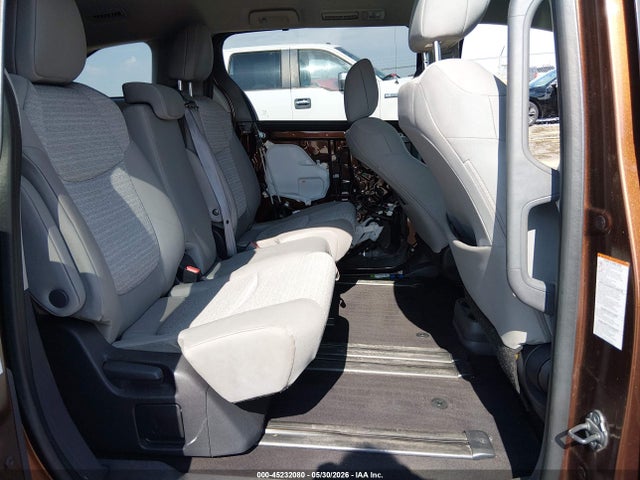 Toyota SIENNA LE 2022 5TDKRKEC0NS136341 Image 8