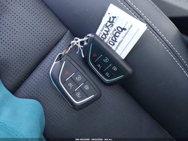 2025 Cadillac Optiq Luxury 2 Awd მანქანა იყიდება აუქციონზე, vin: 3GYK3DMR9SS150842, აუქციონის ნომერი: 45232089