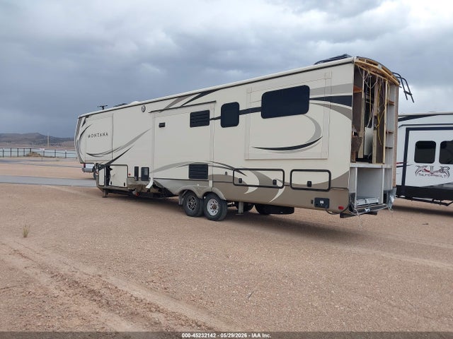 45232142 :رقم المزاد ، 4YDF37921J4704147 vin ، 2018 Keystone Rv Montana مزاد بيع