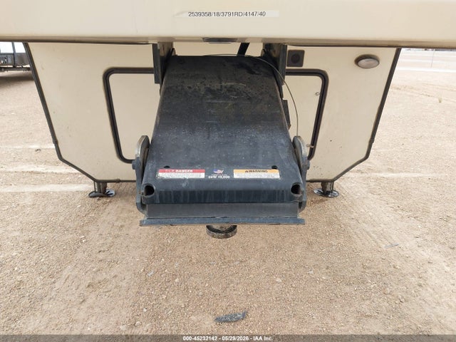 45232142 :رقم المزاد ، 4YDF37921J4704147 vin ، 2018 Keystone Rv Montana مزاد بيع