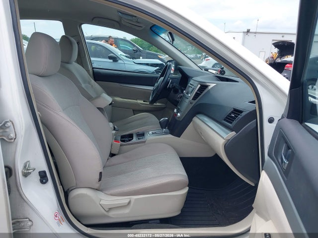 2014 Subaru Legacy 2.5i Premium მანქანა იყიდება აუქციონზე, vin: 4S3BMBC61E3010907, აუქციონის ნომერი: 45232172