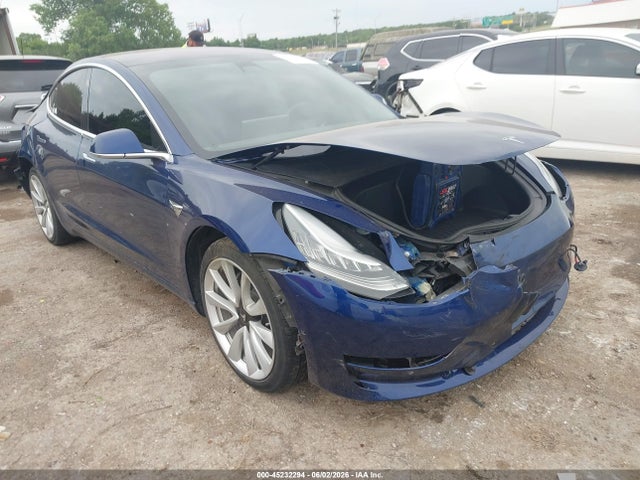 Auction sale of the 2018 Tesla Model 3 Long Range/mid Range, vin: 5YJ3E1EA1JF164463, lot number: 45232294