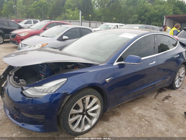 2018 Tesla Model 3 Long Range/mid Range მანქანა იყიდება აუქციონზე, vin: 5YJ3E1EA1JF164463, აუქციონის ნომერი: 45232294