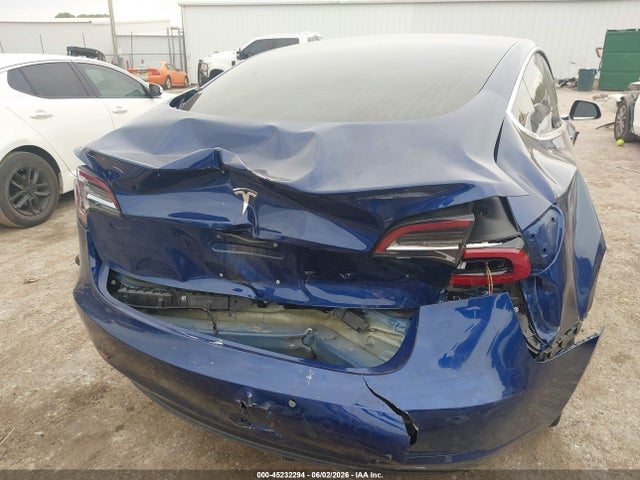 2018 Tesla Model 3 Long Range/mid Range მანქანა იყიდება აუქციონზე, vin: 5YJ3E1EA1JF164463, აუქციონის ნომერი: 45232294