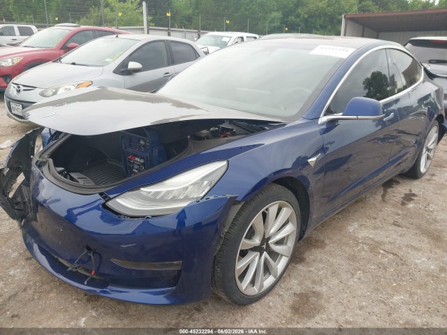 2018 Tesla Model 3 Long Range/mid Range მანქანა იყიდება აუქციონზე, vin: 5YJ3E1EA1JF164463, აუქციონის ნომერი: 45232294