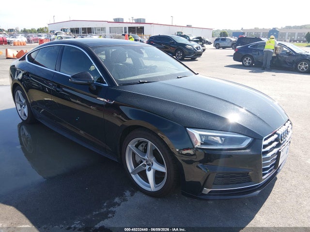 45232440 :رقم المزاد ، WAUDNCF54KA088195 vin ، 2019 Audi A5 45 Premium مزاد بيع
