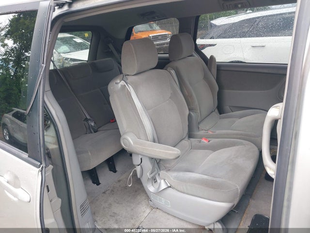45232464 :رقم المزاد ، 5TDZA23C34S081326 vin ، 2004 Toyota Sienna Le مزاد بيع