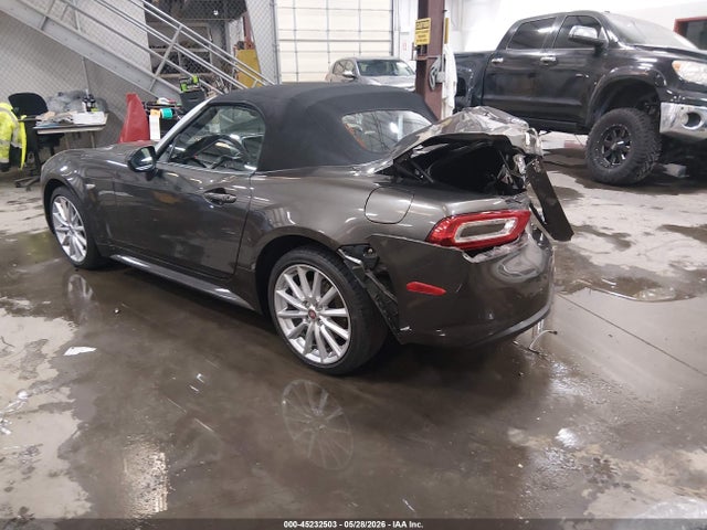 Fiat 124 Spider Lusso 2017 JC1NFAEK1H0104977 Image 3