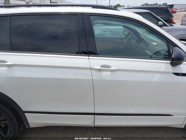 2024 Volkswagen Tiguan 2.0t Se R-line Black მანქანა იყიდება აუქციონზე, vin: 3VV8B7AX5RM038563, აუქციონის ნომერი: 45232657