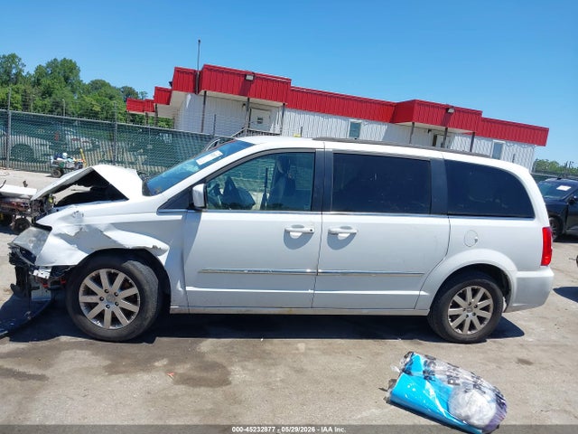 2014 Chrysler Town & Country Touring მანქანა იყიდება აუქციონზე, vin: 2C4RC1BG7ER403159, აუქციონის ნომერი: 45232877