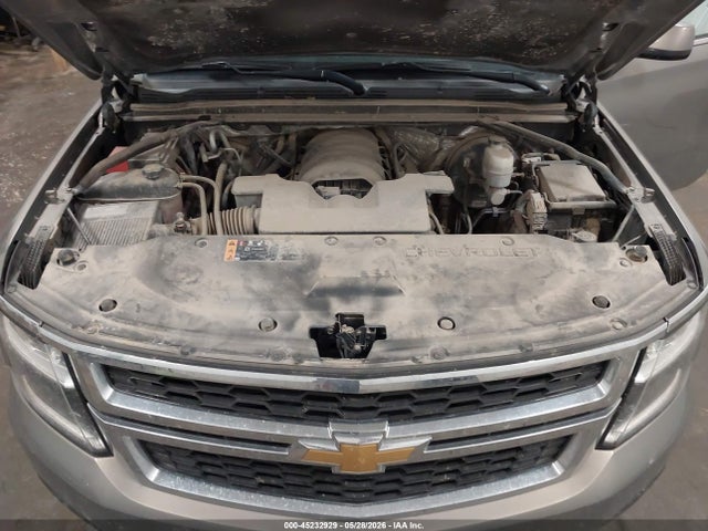 45232929 :رقم المزاد ، 1GNSKKEC5HR349820 vin ، 2017 Chevrolet Suburban Commercial Fleet مزاد بيع
