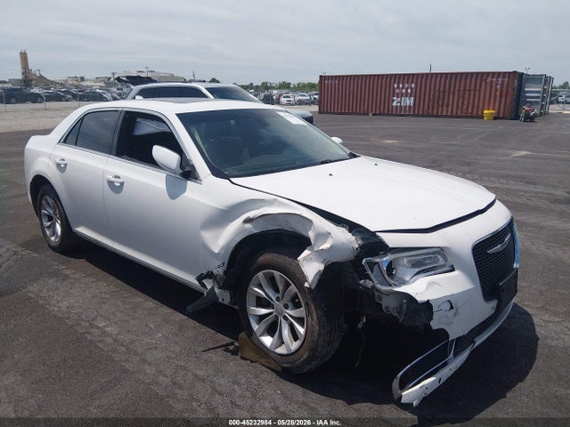 Продаж на аукціоні авто 2015 Chrysler 300 Limited, vin: 2C3CCAAG2FH929847, номер лоту: 45232984