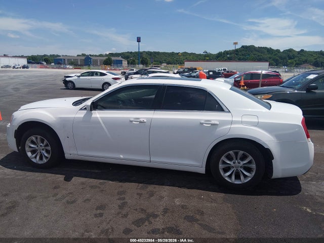 Продаж на аукціоні авто 2015 Chrysler 300 Limited, vin: 2C3CCAAG2FH929847, номер лоту: 45232984
