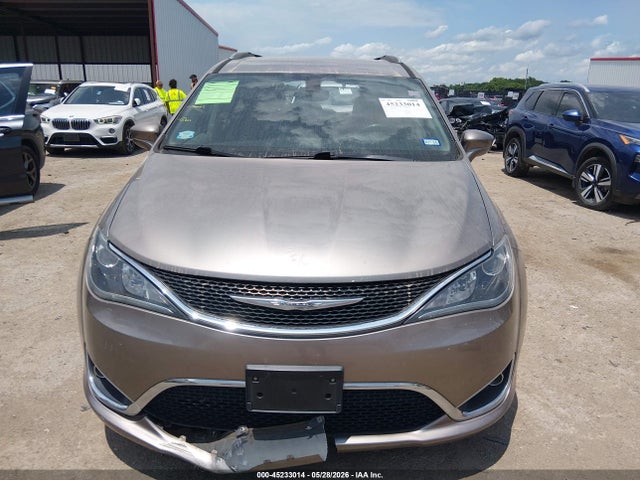 2017 Chrysler Pacifica Touring-l Plus მანქანა იყიდება აუქციონზე, vin: 2C4RC1EG3HR683873, აუქციონის ნომერი: 45233014