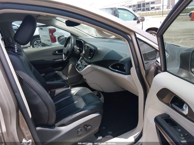 2017 Chrysler Pacifica Touring-l Plus მანქანა იყიდება აუქციონზე, vin: 2C4RC1EG3HR683873, აუქციონის ნომერი: 45233014