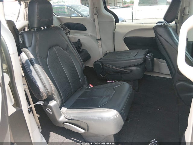 2017 Chrysler Pacifica Touring-l Plus მანქანა იყიდება აუქციონზე, vin: 2C4RC1EG3HR683873, აუქციონის ნომერი: 45233014