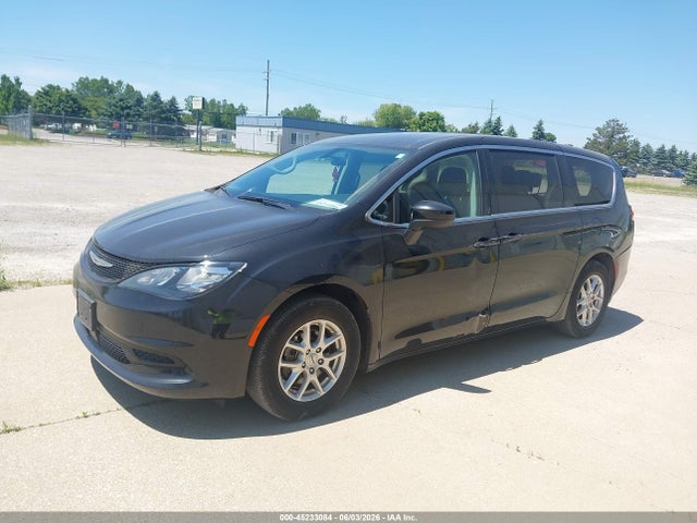 45233084 :رقم المزاد ، 2C4RC1CG3MR577694 vin ، 2021 Chrysler Voyager Lx مزاد بيع