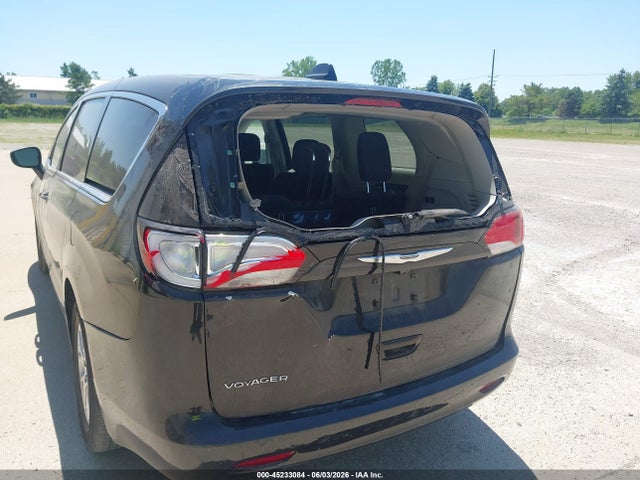 45233084 :رقم المزاد ، 2C4RC1CG3MR577694 vin ، 2021 Chrysler Voyager Lx مزاد بيع