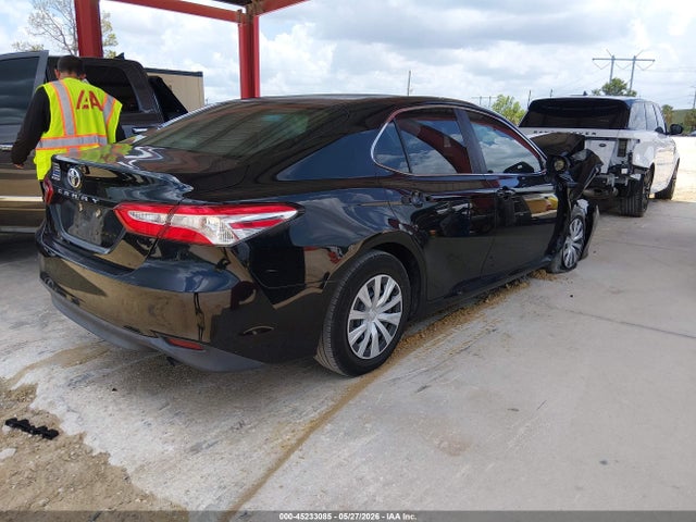 Продажа на аукционе авто 2018 Toyota Camry L, vin: 4T1B11HKXJU567727, номер лота: 45233085