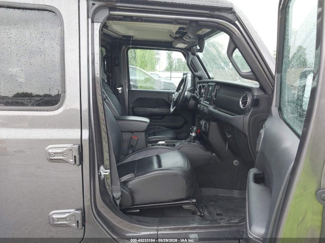 1C4HJXEG2JW166646 Jeep Wrangler Unlimited Sahara 4x4