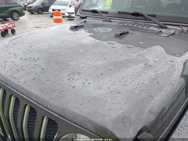 1C4HJXEG2JW166646 Jeep Wrangler Unlimited Sahara 4x4