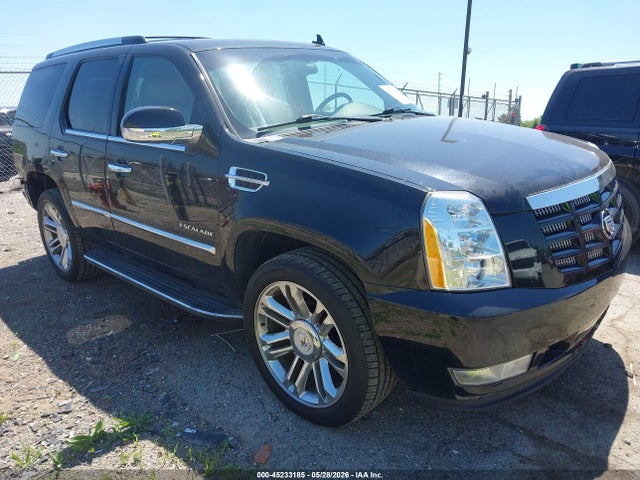 2011 Cadillac Escalade Luxury მანქანა იყიდება აუქციონზე, vin: 1GYS4BEF4BR133035, აუქციონის ნომერი: 45233185