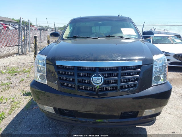 45233185 :رقم المزاد ، 1GYS4BEF4BR133035 vin ، 2011 Cadillac Escalade Luxury مزاد بيع