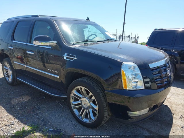 45233185 :رقم المزاد ، 1GYS4BEF4BR133035 vin ، 2011 Cadillac Escalade Luxury مزاد بيع