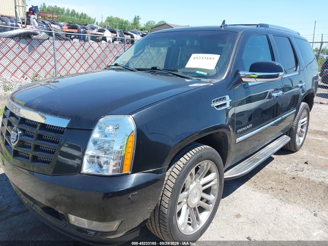 45233185 :رقم المزاد ، 1GYS4BEF4BR133035 vin ، 2011 Cadillac Escalade Luxury مزاد بيع