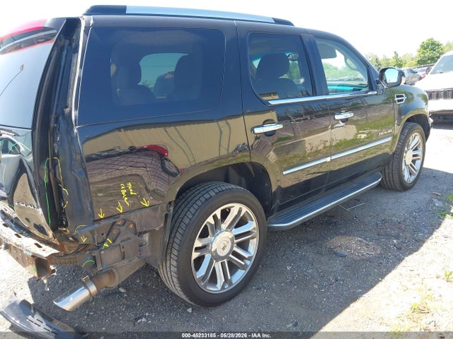 45233185 :رقم المزاد ، 1GYS4BEF4BR133035 vin ، 2011 Cadillac Escalade Luxury مزاد بيع