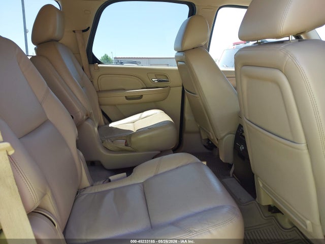 45233185 :رقم المزاد ، 1GYS4BEF4BR133035 vin ، 2011 Cadillac Escalade Luxury مزاد بيع