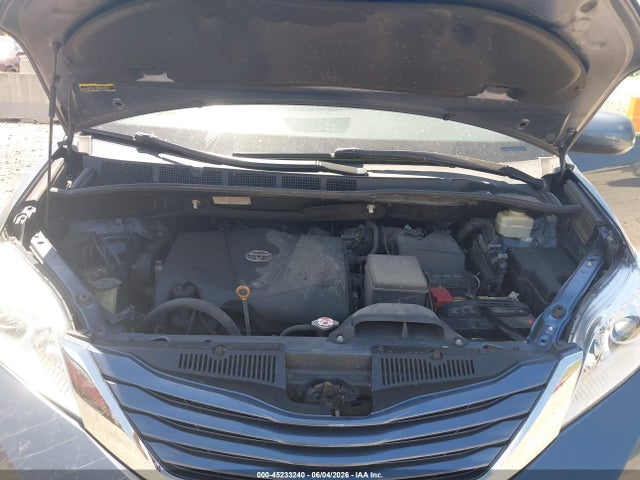 Продаж на аукціоні авто 2017 Toyota Sienna Le 8 Passenger, vin: 5TDKZ3DC7HS866985, номер лоту: 45233240