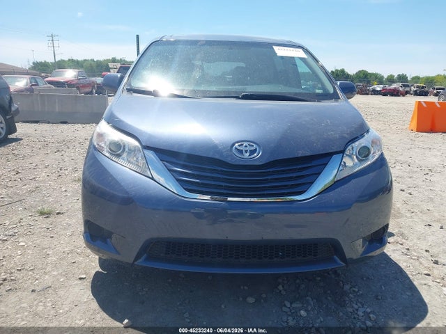 Продаж на аукціоні авто 2017 Toyota Sienna Le 8 Passenger, vin: 5TDKZ3DC7HS866985, номер лоту: 45233240
